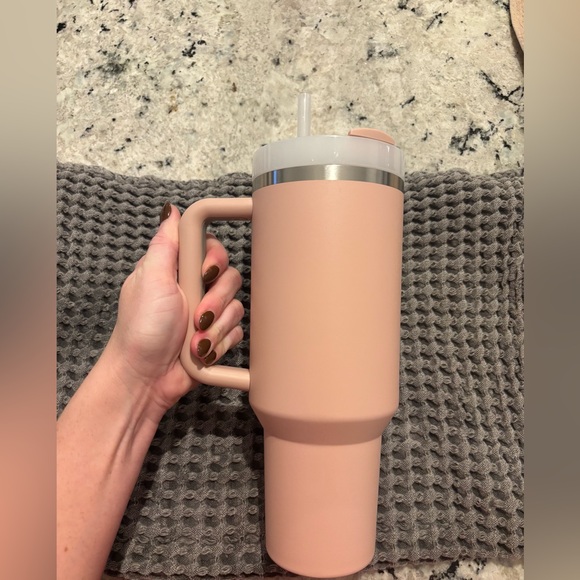 Stanley 2.0 Pink Dusk 40oz - Picture 2 of 5